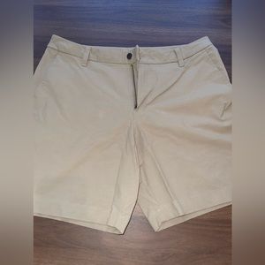 Lululemon Men’s Commission 7” Shorts Waist 34” Beige/Cream *Used, Worn & Washed*